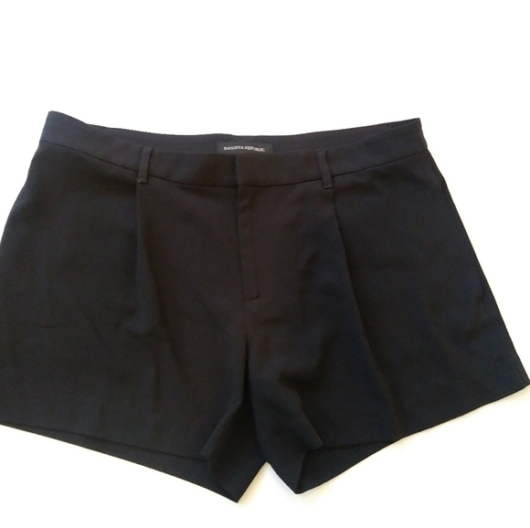 Banana Republic Black Trouser Shorts - Picture 2 of 7